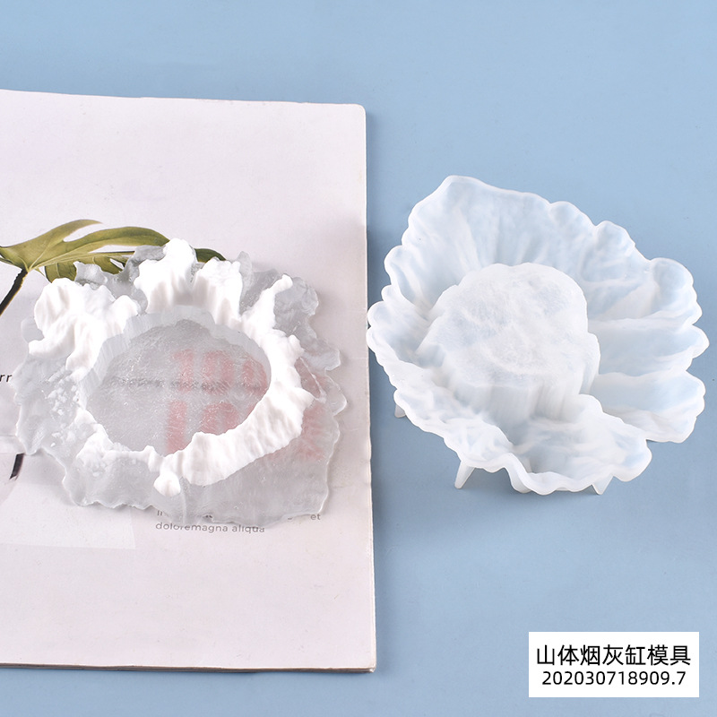Desk Setup Nature - DIY Crystal Ashtray Mold Handmade Creative
